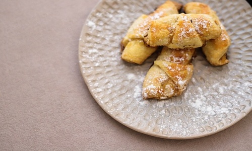 Crescent rolls with sour cream and fruit preserves